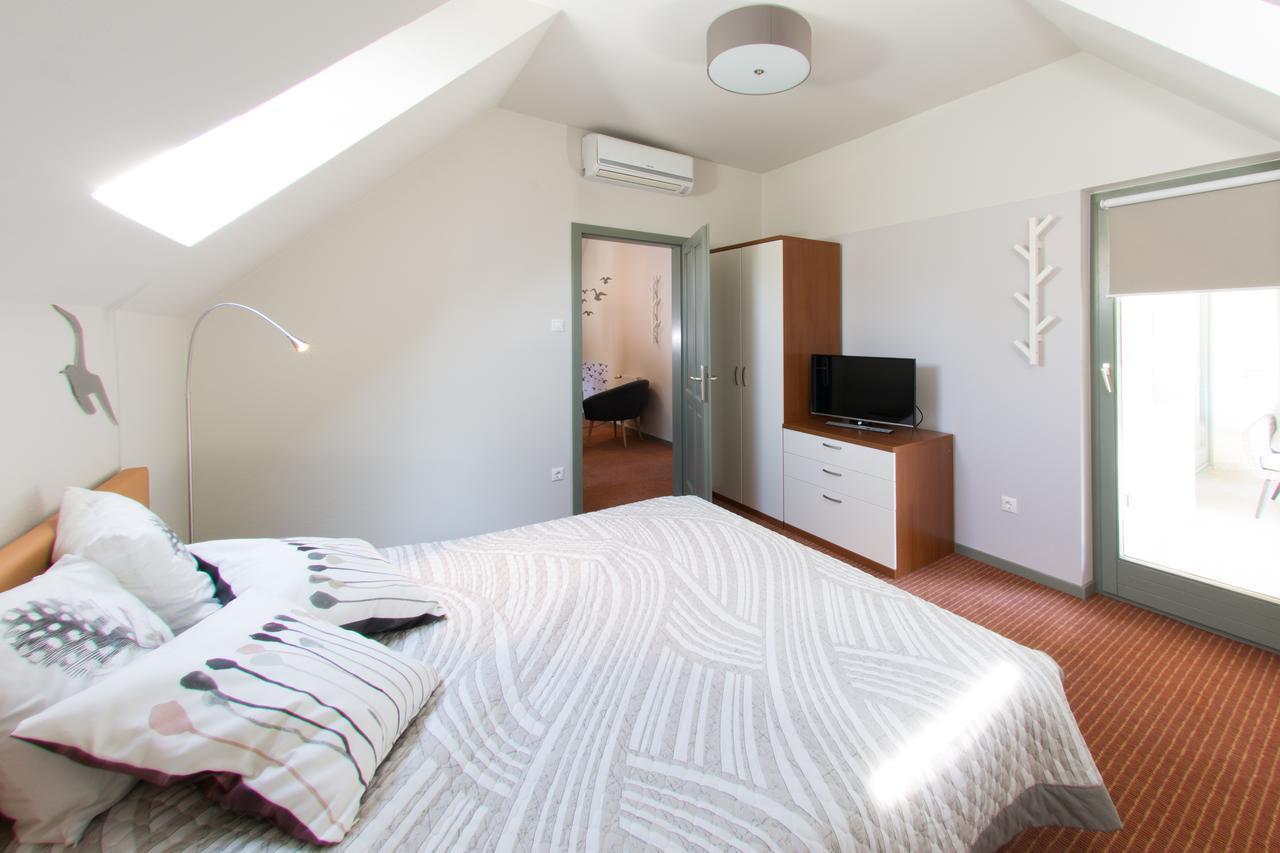 Villa Oliva Boutique Rooms Замарді Екстер'єр фото